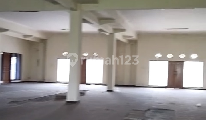 2-Story Large Hook Ruko with Spacious Area in a Strategic Location, Cargo Ubung, North Denpasar. 2