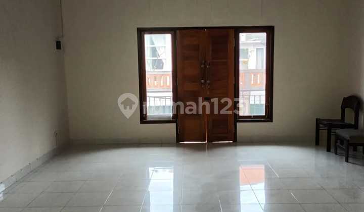 2-Story Shop House in Renon, Ready to Live In, Near Campus and Boarding Houses. 2