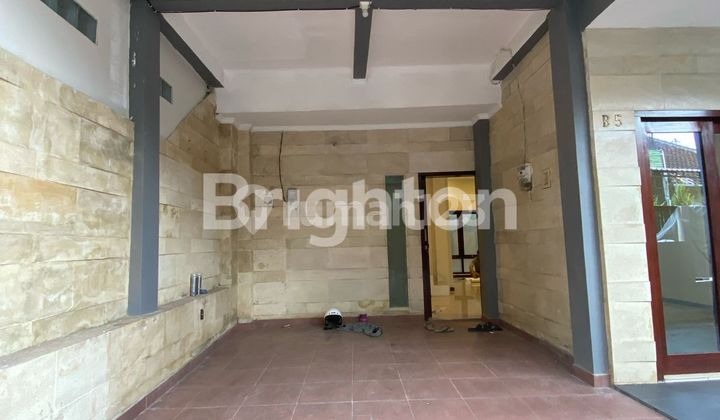 Rumah modern minimalis 2 lantai siap huni di Padang Sambian 2
