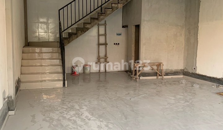 Newly Built Attached Shophouse in Renon 2 Floors Near Campus and Housing Newly Built Attached Shophouse in Renon 2 Floors Near Campus and Housing