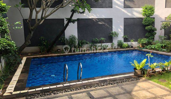 Or  Rumah Dengan Kolam Renang di Cilandak Rspp Sa