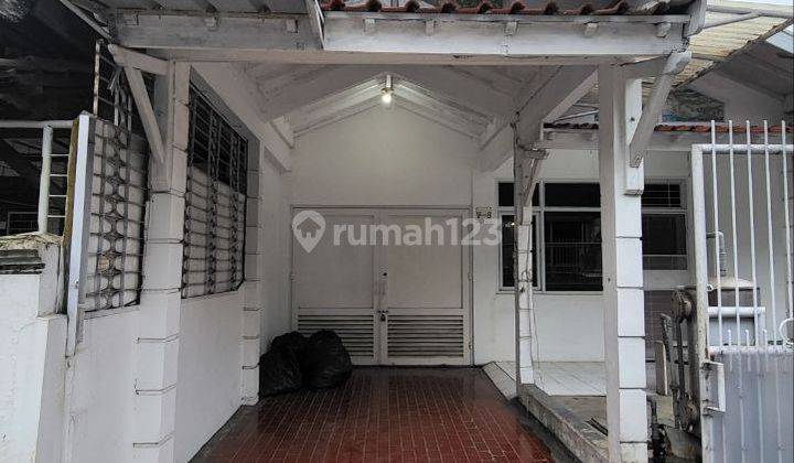 Rumah di Komplek Holis Bpkp Tinggal Poles Sedikit Tan