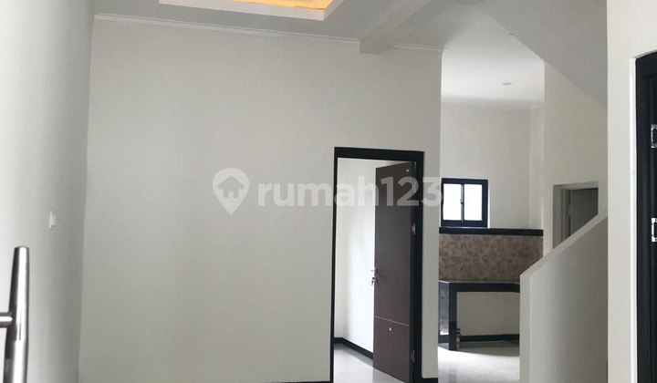 For sale  Jl geger kalong (kluster) Model minimalis 2lantai LAY 1