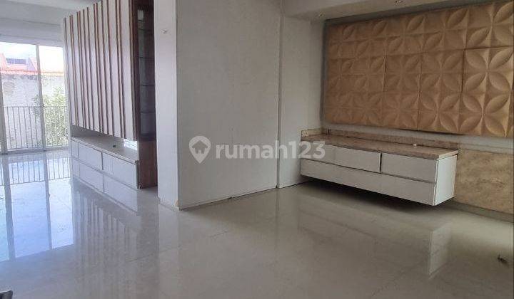 Dijual Rumah 3 lantai KBP RVY 1