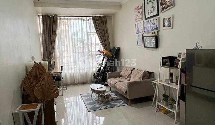 Rumah 2,5 Lantai Cantik Kekinian Di Vila Rizki 2