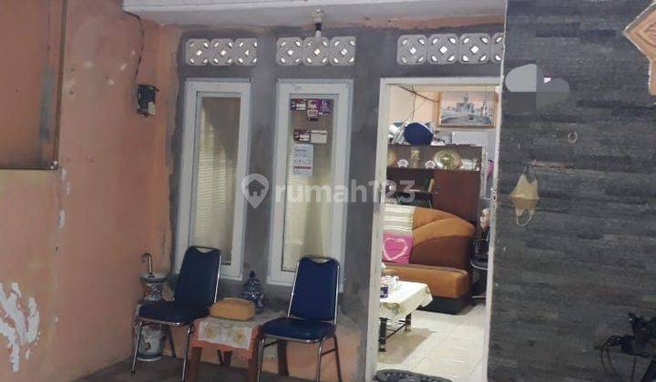 Di Jual Rumah Semi Furnish Depan Taman Vila Rizki Ilhami 2