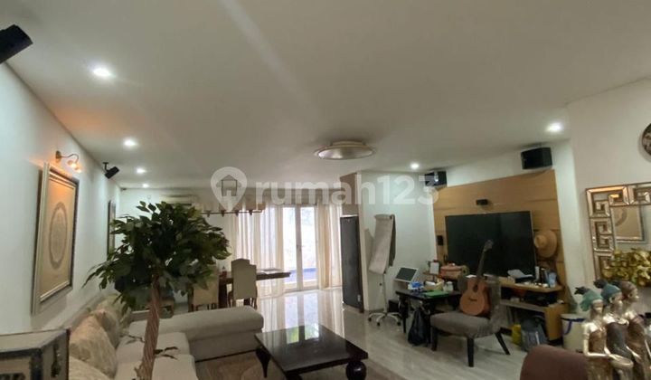 Di Jual Rumah + Kolam Renang Siap Huni Lippo Central Karawci 2