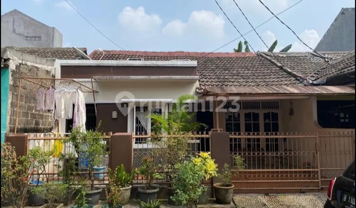 Rumh Hook Dasana Indah Dijual Beserta Kios
