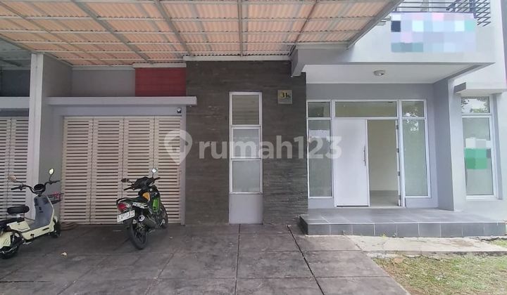 For Sale: Green Lake City House, Latin America, Size 8x18, Hook.