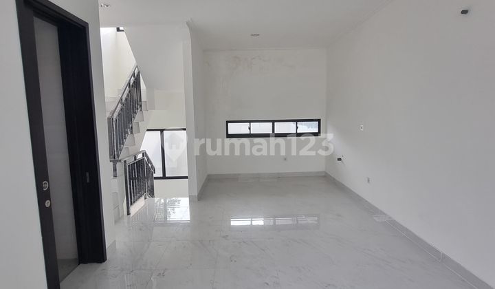 Rumah PIK GOLF ISLAND, Jakarta Utara, 3 lantai, Uk.5x15, Hook 2