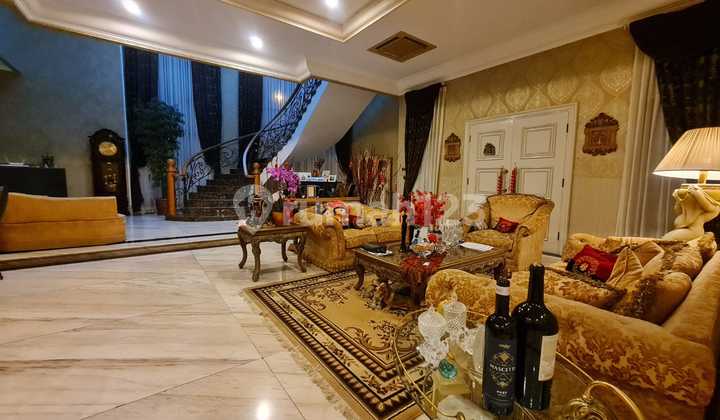 Rumah Pik 1, Taman Resort Mediterania, Lt.804m, Lb.554m2, Mewah