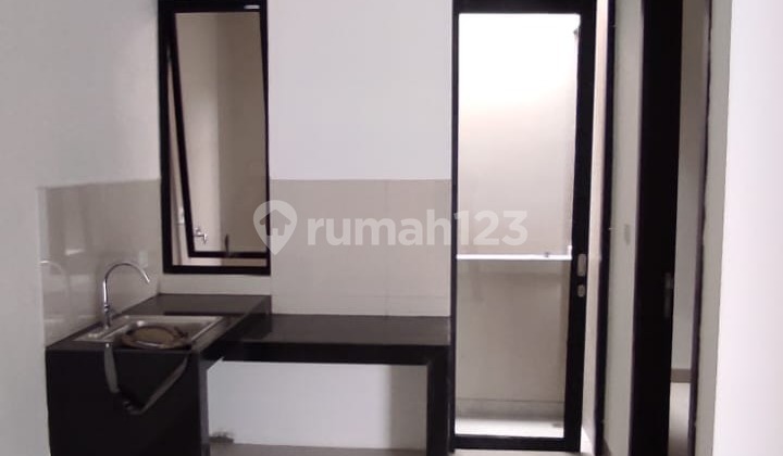 Green Royal, Semanan, West Jakarta, 2BR, Semi-Furnished, Boulevard