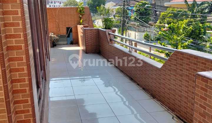 Rumah Pluit Karang Manis, Jakarta Utara, Uk.13x25, Lb.600m2