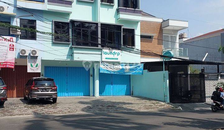 Ruko gandeng lokasi strategis cocok kondisi tersewa 1