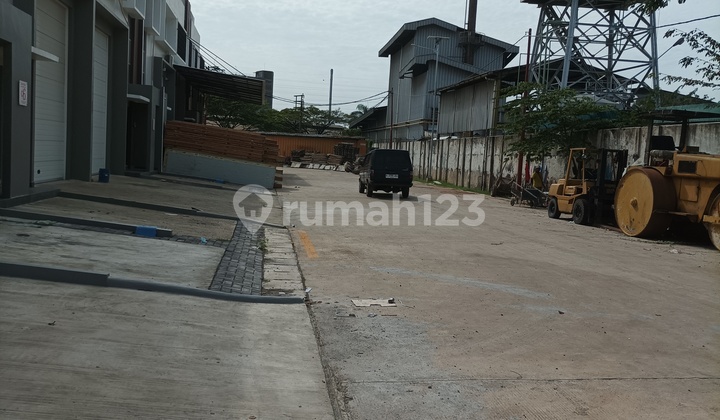 Gudang baru 1 1/2 lt ada office di  Poris Plawad 9 x 30 m2 siap huni! Acess masuk container 40 feet termurah!! Limited edition nih!! 3