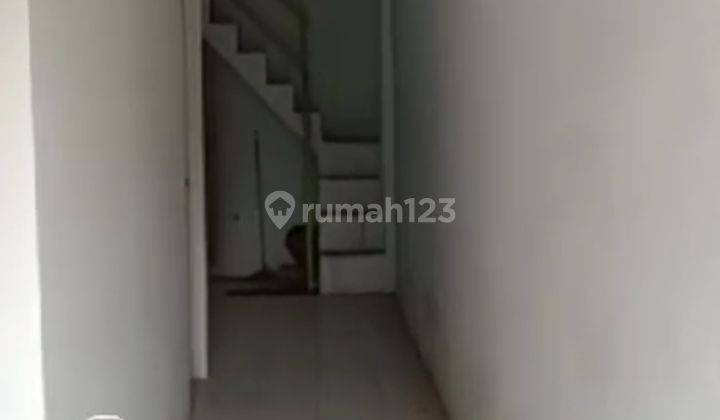 Rumah 3 lt 4 x 15 m2 di Permata Palem SHM hadap timur 3 kt +3 km siap huni! 2