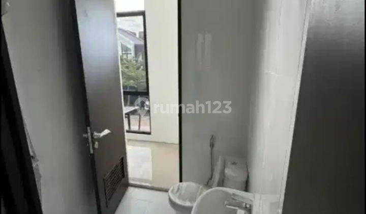 Rumah 2 lt di Citra Garden Puri lt 81 m2 lb 69 m2 ada 2 kt 2 km bagian belakang sdh cor rapi, semua kaca sdh pasang laca film nego yuk sampai deal!!  2