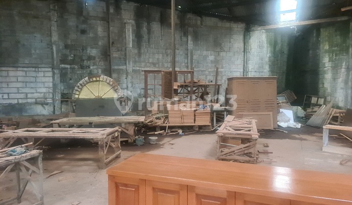 Strategic Warehouse Near Main Roads in Bogor City