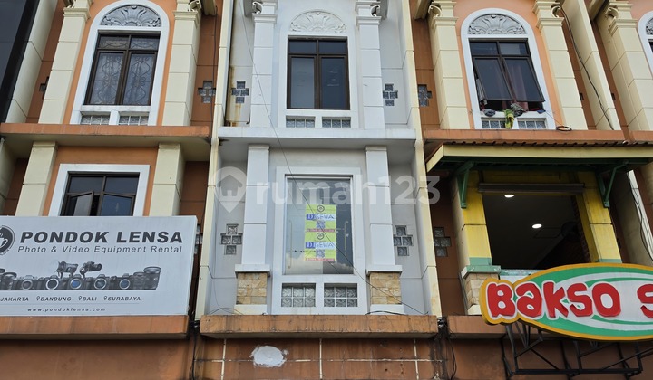 Strategic Shop Ready for Operation on Tebet Raya 1