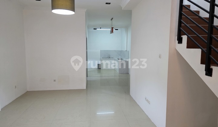 Rumah 2 Lantai Strategis Bebas Banjir di Rawamangun 2