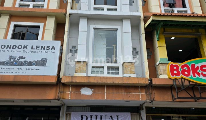 Ruko Strategis Termurah Parkiran Banyak di Tebet Raya Ruko Strategis Termurah Parkiran Banyak di Tebet Raya