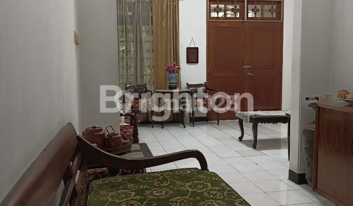 Rumah Mewah 2,5 Lantai di Pegangsaan, Menteng Jakarta Pusat – Lokasi Premium! 1