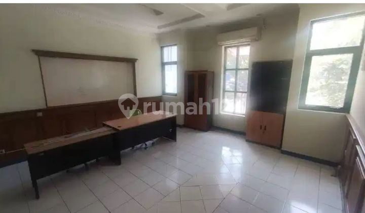 FOR SALE 3-STORY SHOPHOUSE ON BKR STREET BANDUNG STRATEGIC LOCATION READY TO USE SUITABLE FOR BUSINESS, OFFICE EASY ACCESS AND LOCATED IN A BUSY AREA 2