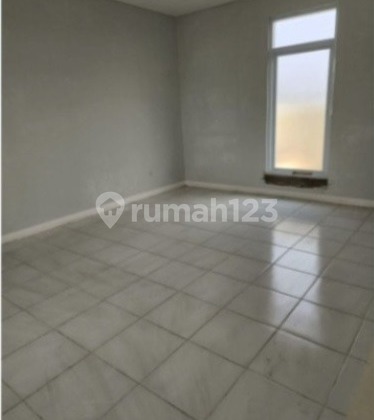 For Sale: 2.5-Story Shop House in Buah Batu, Bandung, Ready to Use, Strategic Location with Easy Access and High Traffic. 2