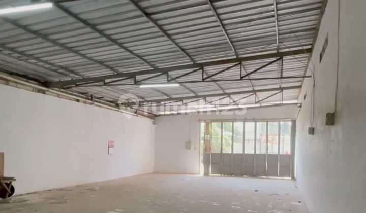 Dijual Gudang Siap Pakai Cocok untuk Usaha Lokasi di Cipatik Bandung