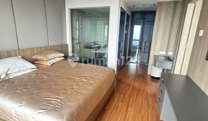 For rent fully furnished luxury apartment at Hegarmanah Residence 3 bedrooms private lift*