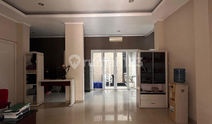 DIJUAL RUANG USAHA 2 LANTAI DI CIGADUNG BANDUNG PARKIRAN LUAS DAN AKSES JALAN MUDAH AMAN OPEN GATE SYSTEM