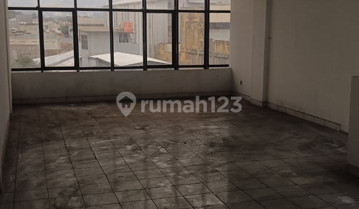 For Rent 4-Storey Shop House in Sudirman Bandung Ready to Use Comfortable and Safe Strategic Location with Easy Access 2
