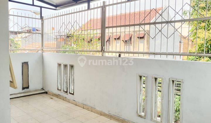 Rumah Minimalis 2 Lantai Lingkungan Nyaman Strategis Siap Huni di Taman Holis Indah Bandung 2