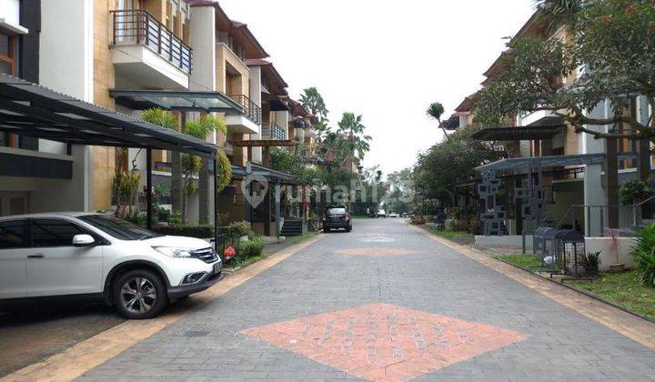 RUMAH BAGUS 3 LANTAI MINIMALIS MODERN LINGKUNGAN NYAMAN SIAP HUNI DI TOWNHOUSE BALEPAKUAN BANDUNG 1