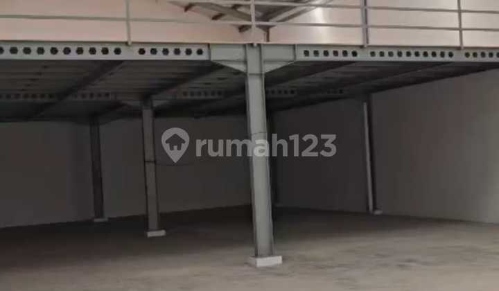 WAREHOUSE FOR RENT IN KERKOF LEUWIGAJAH CIMAHI, READY TO USE, DIESEL TRUCK ACCESS, BUSY AND STRATEGIC LOCATION