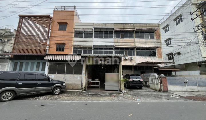 Ruko di Jalan Madong Lubis ( Pajak Beruang ) Ruko di Jalan Madong Lubis ( Pajak Beruang )