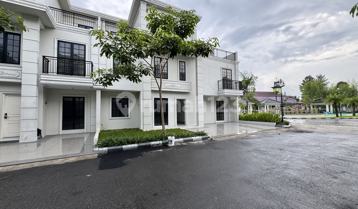 Villa Hook di Komplek Jewel Park ( Polonia ) 2