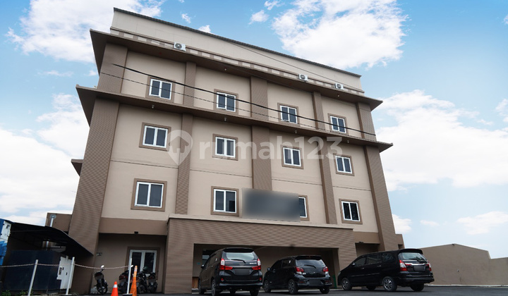 Jalan Sriwijaya (Gajah Mada) Building / Hotel