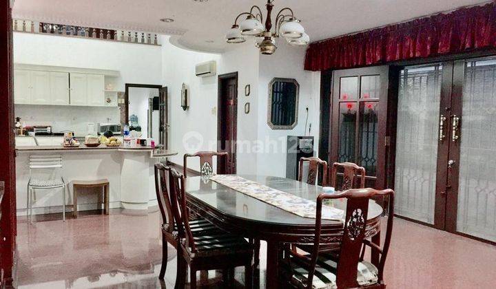 Villa Hook di Jalan Juanda Simp Gurila  2