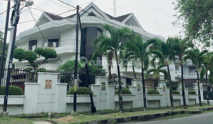 Villa Hook di Jalan Juanda Simp Gurila  1