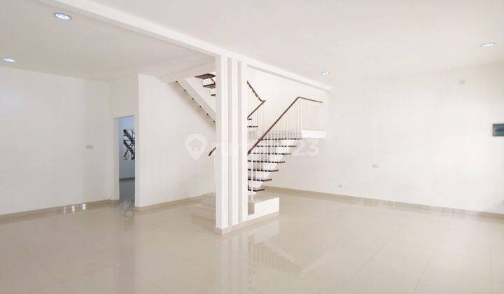 Villa di Jalan Kartini Dalam 2
