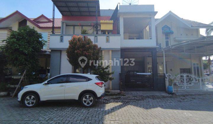 Villa di Komplek Cemara Hijau  1