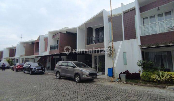 Villa di Komplek Habitat Daerah Ringroad 2