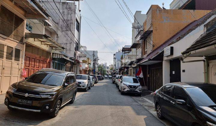 Rumah Tua di Jalan Prapat Dekat Madong Lubis 2