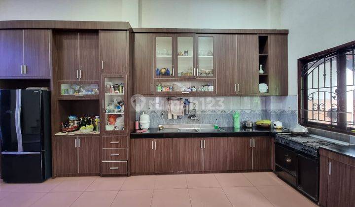 Villa di Jl. Juanda Depan Taman Polonia  8