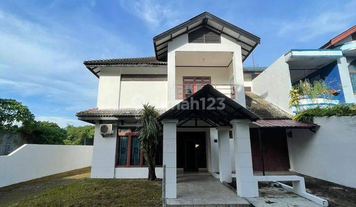 Villa di Komplek Graha Metropolitan Blok S  1