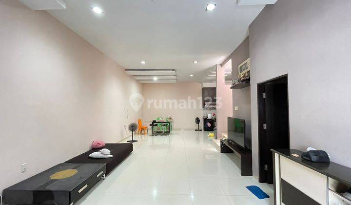 Villa di Komplek Cemara Asri Jalan Azalea 1  1