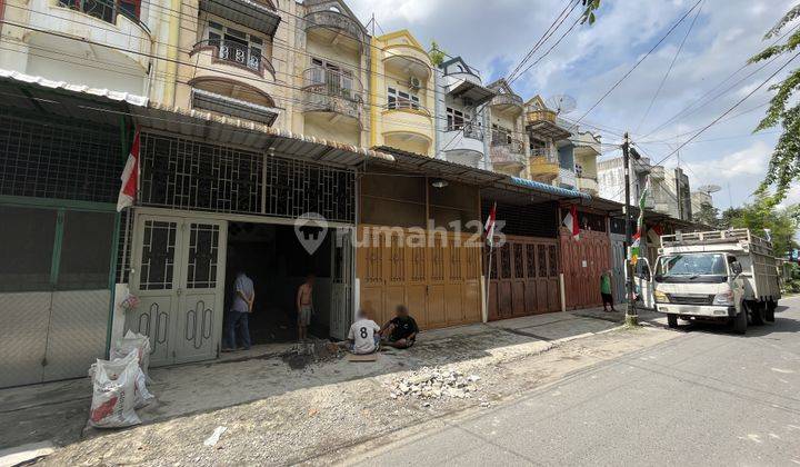 Ruko di Jalan Budi Kemenangan Daerah Yos Sudarso  2