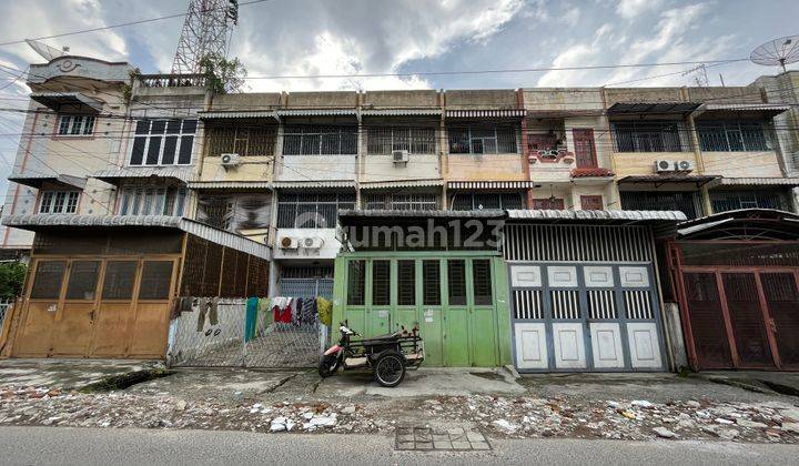 Ruko di Jalan Malaka Dekat Simpang Maluku  1