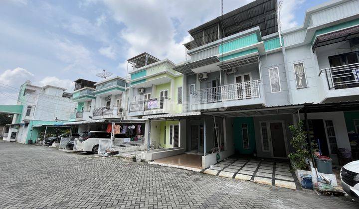 Rumah di Komplek The Suites 1 Jalan Bakti Luhur Asrama  2